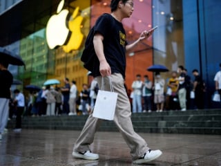 China Reportedly Considers Probe Into Apple's Policies, App Store Fees