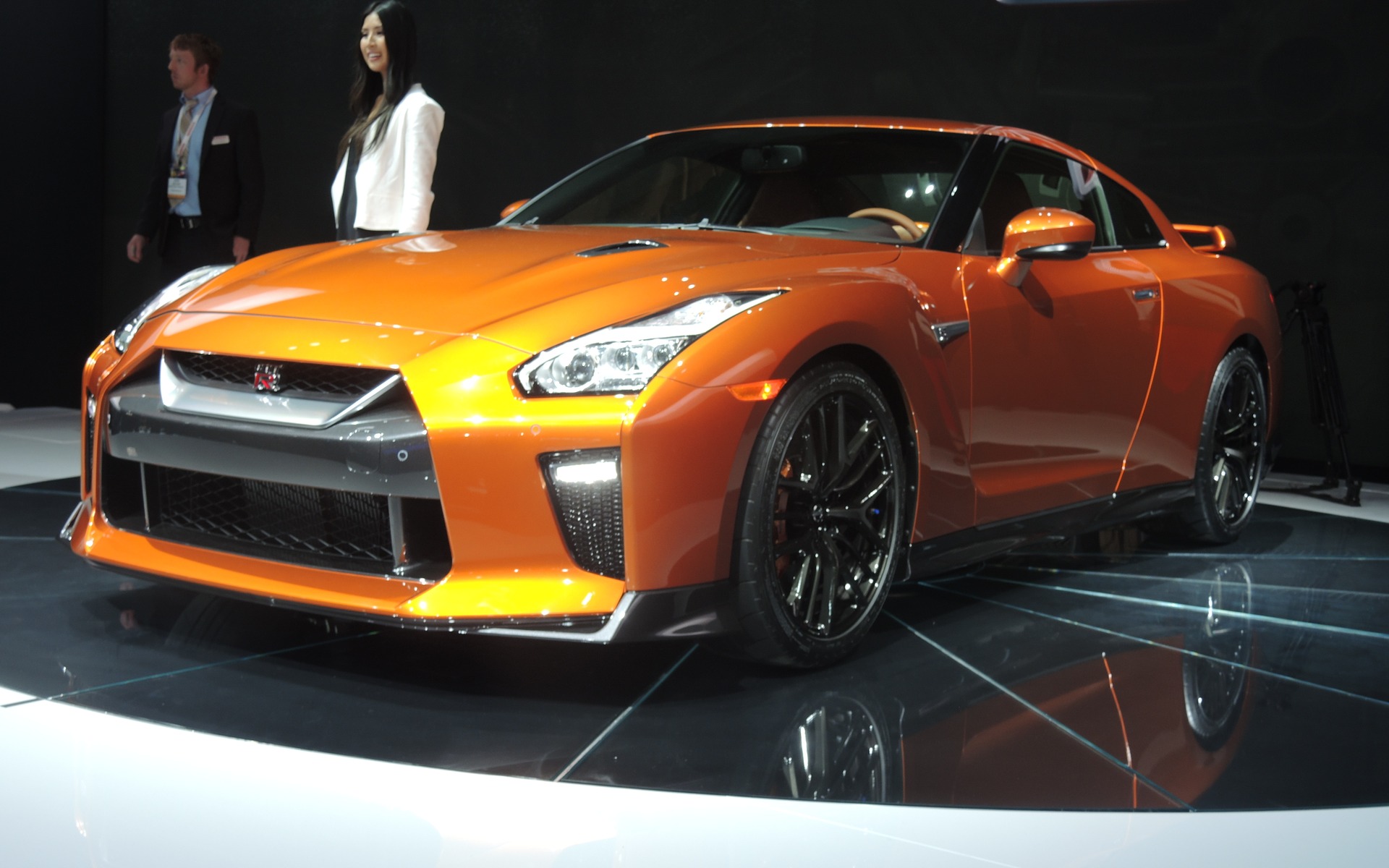 2017 Nissan GT-R: The Japanese Supercar is Seriously Overhauled - The ...