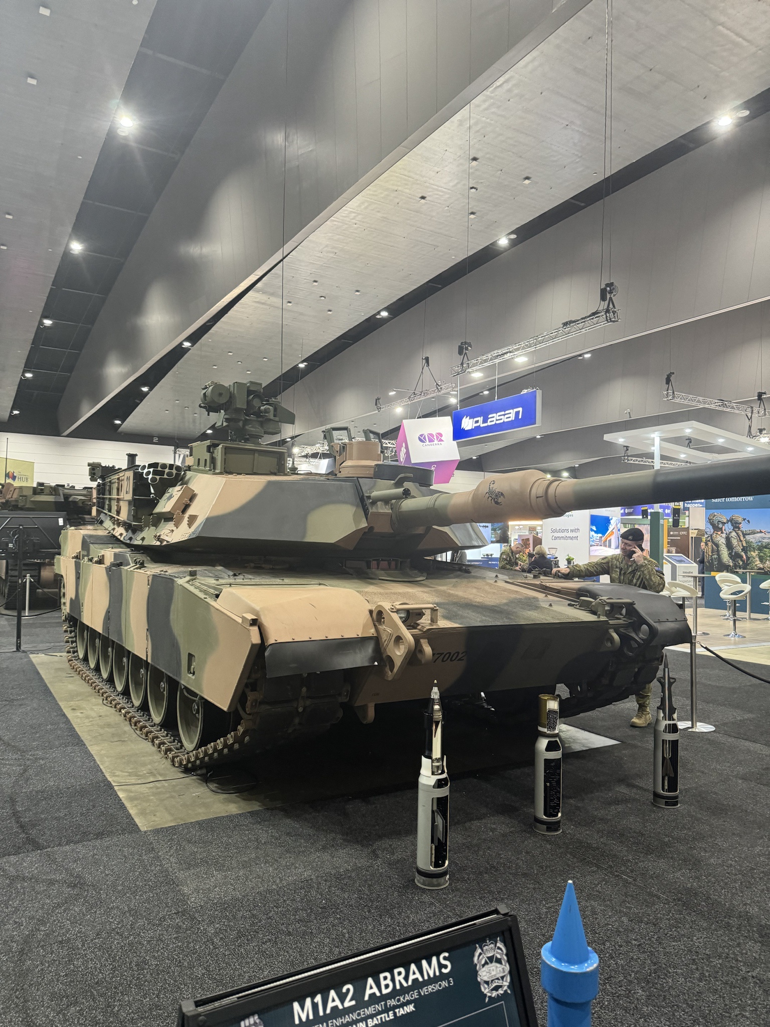 Australia’s new Abrams arrives - M1A2 SEPv3 - Real Armour ...