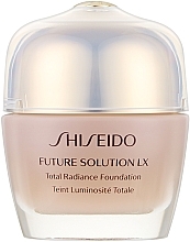 Shiseido Future Solution LX Total Radiance Foundation SPF 15 Fond de ten, cu efect de strălucire