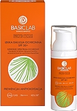 Zaščitna emulzija za sončenje za obraz BasicLab Dermocosmetics Protecticus SPF50+