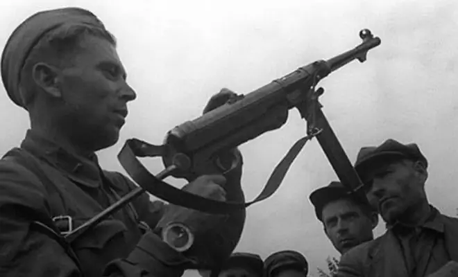 The use of German captured submachine guns in the USSR