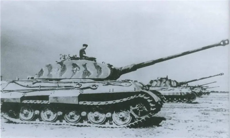 How many tanks did Hitler have? The revelations of Viktor Suvorov