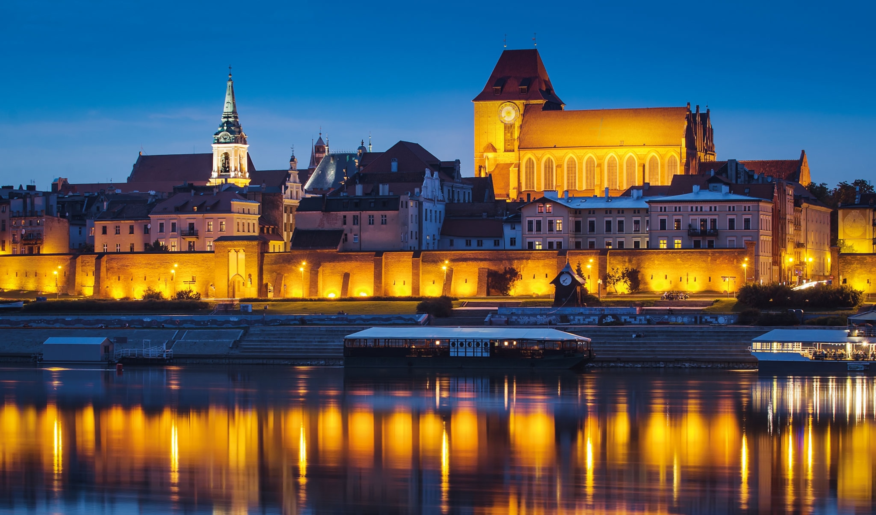 a cathedral on the Vistula River