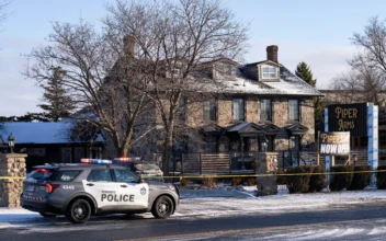 12 People Injured by 3 Men Shooting Randomly at Toronto Pub Customers