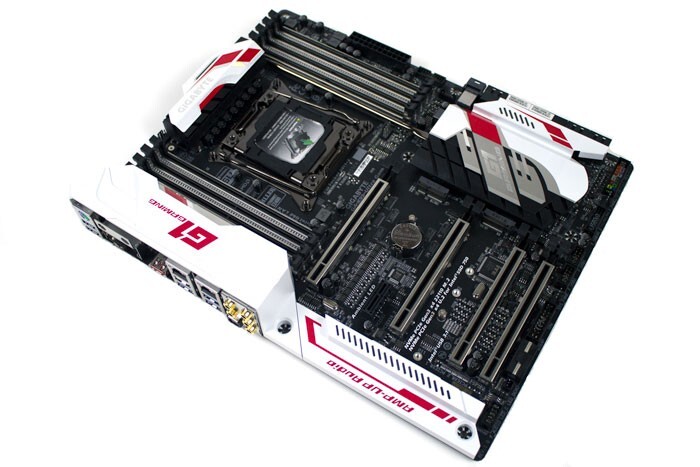 Gigabyte X99-Ultra Gaming (Top)