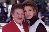 Jane Seymour and her mother, Meike. Can you see the resemblance?  #BestMomEverSweeps