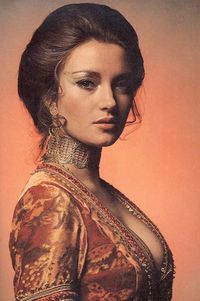 Jane Seymour (15 February 1951) is an English actress best known for her performance in the James Bond film Live and Let Die (1973).