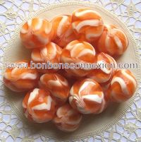 Peach gummy kisses - Délices gélifiés à la pêche. #gummycandy #bonbongélatine