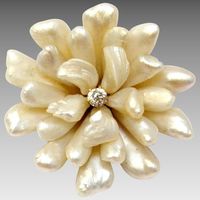 Antique Victorian 10k gold Mississippi River pearl diamond chrysanthemum brooch pin