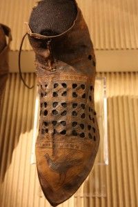 Fashion Feature Part Two: 1300s and 1400s – Dancing in Glitter "This bird shoe is dated ca 1300-1350… it is not known whether this was a shoe for men or women."