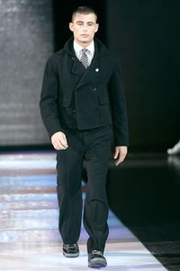 Emporio Armani Fall 2005 #Menswear Collection - Vogue #fashion #männermode #emporioarmani #armani