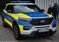 Blaulichter_deutschland112 on Instagram: "[Neufahrzeug] Ein weiteres Bild des neuen Fahrzeug's der Polizei. Zu sehen ist einer von 6 Baugleichen neue Ford Explorer der Saarländischen Polizei zugeordnet der Operativen Einheit Flex [OpE Flex]. Verteilt wurden die Ford Explorer an die 6 Standorte im Saarland dazu gehören die Polizeiinspektion Saarbrücken-Stadt, die Polizeiinspektion Saarbrücken-Burbach, Neunkirchen, Saarlouis, St.Wendel und Homburg. Ein echter Hingucker!💯💙 - Inhalte des Instagram