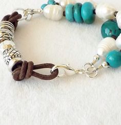 Turquoise Bracelet Sundance Style Leather Bracelet Bracelet En Cuir Diy, Beaded Bracelet Ideas, Bracelet Photo, Western Bracelets, Diy Leather Bracelet, Nugget Bracelet, Sundance Style, Bracelets Easy, New Bracelet