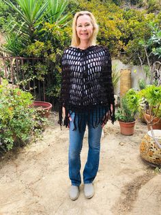 "Poncho top ,knit poncho,Brown ,fringed,soft Beautiful soft poncho 32\" across top to bottom 28\" plus 6\" fringe excellent condition NK747B2 Poncho top ,knit poncho,Brown ,fringed,soft" Casual One Size Poncho With Fringe, Casual One-size Poncho With Fringe, Oversized Fringe Casual Poncho, Oversized Fringe Poncho Casual Style, Casual Festival Poncho With Fringe, One Size Poncho With Tassels In Cape Shape, Long Sleeve Fringe Poncho, Brown Fringed Poncho For Fall, One Size Fringe Shawl Cape