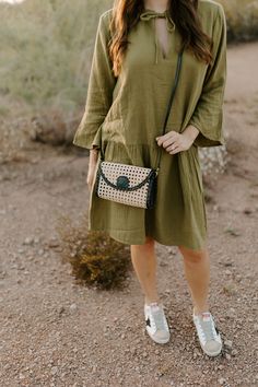 The Ainsley Crossbody & Clutch is as cute as it is versatile. Wear Ainsley as a crossbody then remove the leather strap and carry it as a clutch! 100% Handwoven rattan & leather Handmade by talented women artisans in Bali, and sustainably sourced with care. Each POPPY + SAGE bag comes with our signature linen dust bag, a premium added touch to protect your bag while traveling or storing. HANDMADE ARTISAN BAGS All of our rattan straw items are handwoven by individual artisans. Due to the fact tha Artisan Bag, Handwoven Bag, Black Poppy, Fashion Forecasting, Cardigan Shirt, Valentine's Day Outfit, Crossbody Clutch, Women Artisans, Black Trim