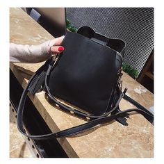 Item Type: Bags Gender: Women Lining Material: Polyester Main Material: PU Interior: Interior Compartment Exterior: Silt Pocket Closure Type: Zipper Size: 22 x 21 cm / 8.7 x 8.3 inch Package Includes: 1 x Pc Retro Shoulder Bag, Cross Shoulder Bags, Suede Tote Bag, Clear Tote Bags, Suede Tote, 2018 Fashion, Leather Bag Women, Bag Vintage, Black Cross Body Bag