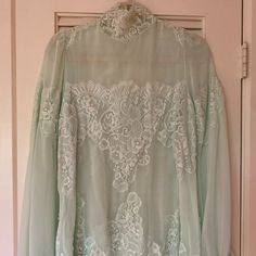 Hah Short Green/Lace Dress With Long Sleeves In Xs. Never Worn With Tag. Off Shoulder Ruffle Top, Pink Linen Dress, Green Lace Dress, Short Green Dress, Button Maxi Dress, Black Babydoll, Green Lace Dresses, Calvin Klein Red, Xs Dresses