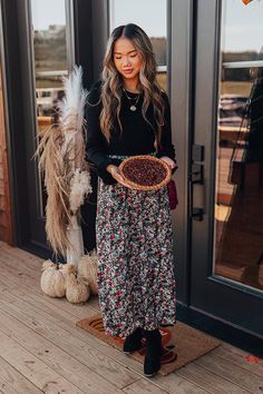 Fall Dress Outfits Women, Winter Dress Outfit Casual, Dress With Sweater Over It, Boho Skirt Outfit, Western Pics, Dress With Sweater, Floral Dress Winter, Thanksgiving Week, Skirt Lining