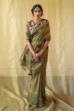 Shop for Archana Jaju Green Kalamkari Silk Saree With Blouse for Women Online at Aza Fashions Olive Saree, Archana Jaju, Kalamkari Kurta, Kalamkari Silk Saree, Saree Pallu, Blouse Necklines, Kalamkari Saree, Green Saree, Silk Saree With Blouse