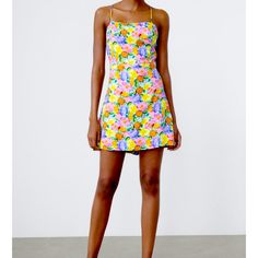 Zara Floral Dress Open Back Printed Mini Dress For Garden Party, Printed Mini Length Dress For Garden Party, Fitted Multicolor Floral Dress For Beach, Fitted Multicolor Floral Dress For The Beach, Purple Lined Mini Dress, Purple Mini Sundress, Multicolor Floral Dress With Square Neck For Summer, Mini Floral Print Dress For Brunch, Casual Multicolor Floral Dress For Party