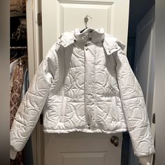 Limited Release Puffer Jacket - Celebrity Stylist Jason Rembrandt Collaboration With Bailey’s. White “Marshmallow” Puffer Jacket. 1 Of 25 Made. Size S (Fits Slightly Oversized) With Detachable Hood. Never Been Worn, Plastic Still On Zippers. No Marks. White Puffer Jacket With Detachable Hood For Fall, White Streetwear Outerwear With Padded Collar, Trendy White Puffer Jacket With Pockets, Trendy White Puffer Jacket With Long Sleeves, White Outerwear With Detachable Hood For Streetwear, White Spring Outerwear With Detachable Hood, Trendy White Puffer Jacket For Cold Weather, Spring White Outerwear With Detachable Hood, White Puffer Jacket With Padded Collar For Cold Weather