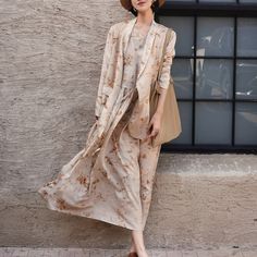 墨彩画の植物柄ロングジャケット Floral Print Long Sleeve Outerwear For Daywear, Long Floral Print Winter Outerwear, Spring Long Sleeve Fitted Kimono, Spring Fitted Long Sleeve Kimono, Fitted Long Sleeve Spring Kimono, Elegant Long Blazer For Spring, Elegant Long Spring Blazer, Long Summer Outerwear With Pockets, Spring Floral Print Fitted Kimono