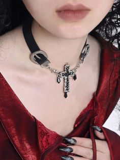 The price is for a choker only, others are not included.  Garment Size   	 		 			Size 			Free Size 		 		 			Full Length 			42 		 		 			Width 			1.5 		 		 			Neck Circumference 			30-36 Adjustable Gothic Choker Jewelry, Formal Gothic Metal Choker, Adjustable Gothic Choker With Chain, Cross Choker Gothic, Black Gothic Choker With Chain, Cross Choker, Gothic Vampire, Free Size, Choker