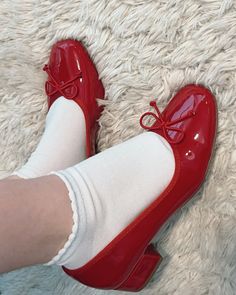 Point Shoes Ballet, Red Ballet Shoes, Beach Socks, Vintage Pumps, Point Shoes, Rubber Shoes, Glass Slipper, Ballet Pumps, Shoes Heels Pumps