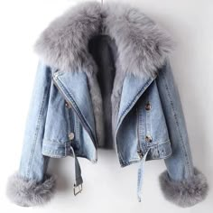 Light Blue. Women’s Size M. Fur Lined Denim Jacket, Jacket With Fur Collar, Look Winter, Denim Jacket With Fur, Lined Denim Jacket, Jacket With Fur, Cozy Coats, Classic Denim Jacket, Denim Jacket Women