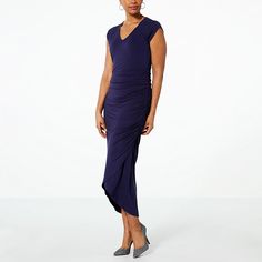 Colleen Lopez Shirred Maxi Dress  Comfort and style are synonymous — at least when it comes to this maxi dress. The flattering shirred detail highlights your best assets without sacrificing comfort. Date Night Dresses, Cap Design, Petite Size, Black Maxi Dress, Night Dress, Fashion Clothes Women, Dress Outfits, Highlights, Maxi Dress