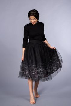 Black Tulle Skirt Outfit Classy, Black Tulle Skirt Outfit, Skirt Party Outfit, Painted Snowflakes, Party Outfit Black, Tulle Skirt Outfit, Maxi Tulle Skirt, Christmas Party Outfit Work, Mint Green Skirts