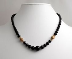 Vintage Black and Golden CORAL Graduated Beads NECKLACE 18" 14K clasp & finding Classic Black Beaded Necklaces, Elegant Hand-strung Black Beaded Necklace, Elegant Hand-strung Onyx Necklaces, Elegant Onyx Hand-strung Necklaces, Classic Black Round Beaded Jewelry, Elegant Hand-strung Onyx Necklace, Classic Black Single Strand Beaded Necklace, Elegant Onyx Hand-strung Necklace, Elegant Hand-strung Black Necklace