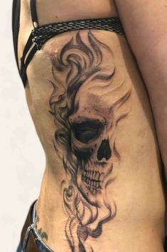 Skull Tattoo For Woman Cool Inner Bicep Tattoo Men, Skull Tattoos For Women, Tattoo For Woman, Skull Rose Tattoos, Skull Girl Tattoo, Half Skull, Skull Sleeve Tattoos, Skull Sleeve, Creepy Tattoos