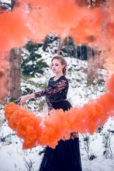 Color Smoke Photography - My Best Color Smoke Pictures and tips to Shoot With Color Smoke Cloud Fashion, Future Photoshoot, Winter Shoot, Photography Headshots, Dance Photo, Snow Photography, Foto Tips