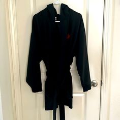 Savagexfenty Short Hooded Robe With Front Pockets. Logo On The Front Left Chest And Graphic Logo In The Back. Never Worn, New Without Tags. Hooded Robe, Savage X Fenty, Graphic Logo, Sleepwear Robe, Women's Intimates, Black Red, Black And Red, Tags, Customer Support