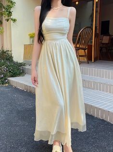 Spaghetti Dress, Layered Cami, Cream Maxi Dress, Solid Midi Dress, Layered Fashion, Short Dresses Casual, Dress Spaghetti, Layer Dress, Saddle Bag