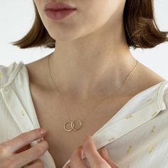 14k Solid Gold Interwined Circles Neclace for Women Link Pendant Necklace Double Rings Interlocking Circles Dainty Minimalist Jewelry - Etsy Finland Dainty 14k Stamped Jewelry, 14k White Gold Circular Jewelry, Classic 14k Gold Open Circle Jewelry, Yellow Gold Circle Fine Jewelry, Fine Jewelry In 14k Gold Circle Shape, Fine Jewelry In Gold With Open Circle Design, Fine Jewelry Gold Open Circle, 14k Gold Circular Jewelry For Anniversary, Gold Open Circle Fine Jewelry