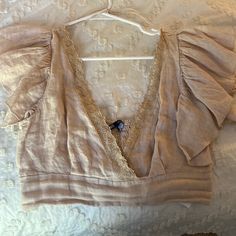 Cute Brown/Cream Zara Top! Beige Feminine Crop Top For Summer, Beige V-neck Crop Top For Spring, Feminine Beige Crop Top For Summer, Elegant Beige Beach Tops, Feminine Beige Crop Top For Spring, Chic Neutral Crop Top For Spring, Fitted Beige Zara Crop Top, Taupe V-neck Summer Tops, Zara Beige Summer Crop Top