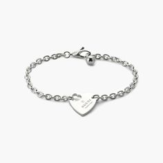 From the cut-out heart to the padlock charm, playful symbols continue to distinguish the jewelry for Pre-Fall 2024. This Gucci bracelet, crafted in sterling silver, features Gucci's trademark engraving on a heart pendant. Verragio Engagement Rings, Gucci Bracelet, Cuban Link Necklace, Silver Heart Bracelet, Figaro Chain Necklace, Gucci Jewelry, Big Diamond, Tennis Bracelet Diamond, Unique Gemstones