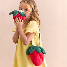 This fruity bag is so much fun! It's the perfect kid's accessory to give a summery look anytime of the year. Crafted from luxurious velvet, so it's ideal as a special gift for a special someone. Strawberry Bag, Celebration Balloons, Train Gifts, Plan Toys, Kids' Bag, Dinosaur Gifts, Balloon Gift, Black Friday Christmas, Wrapping Party