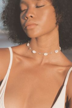 The Canggu Choker - Clear Quartz and Puka Shell Necklace - Bali Fashion – TheCrystalBoutique™ Cowrie Shell Jewelry, Bali Jewelry, Puka Shell Necklace, Canggu Bali, Necklace Outfit, Shell Choker, Diy Jewelry Necklace, Bali Fashion, Summer Black Dress