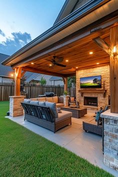 50+ Creative Covered Patio Ideas Attached to House with Fireplace Outdoor Covered Patio, Cozy Farmhouse, Luxury Homes Dream Houses, Backyard Landscaping Designs