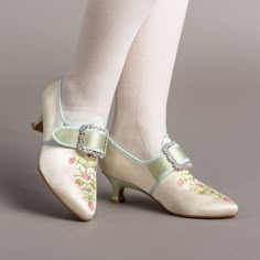 American Duchess: PRE-ORDER Primrose Women's 18th Century Shoes (Ivory/Celadon Green) 1800 Shoes Women, Regency Era Shoes, Colonial Shoes, Marie Antoinette Dress 18th Century, 1800s Shoes, 1700s Shoes Women, 1870s Shoes, 19th Century Shoes, Regency Shoes