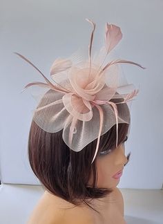 Dusty Pink Fascinator With Flower with Headband Wedding Hat,Royal Ascot Ladies Day Size: approx :- Small Size  Material:-,Net ,Feathers Note :- I can't accept return.. Thanks                                                          Customer's returns fascinator or other items  to me so shop will deduct shipping cost from refund  Which shipping cost shop will pay or paid for customer orders  Thank you Royal Ascot Ladies Day, Ascot Ladies Day, Pink Fascinator, Head Wrap Styles, Headband Wedding, Wedding Hat, Wedding Fascinators, Engagement Ideas, Royal Ascot