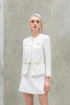 Elegant White Tweed Skirt, White Tweed Skirt For Work, Fitted White Tweed Skirt, Fitted Tweed White Skirt, Elegant Beige Tweed Skirt, Elegant White Tweed Jacket, Dresses With Black Tights, Sweater Skirt Outfit, White Skirt Suit