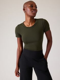 FOR: Commuting, work, and travel FEEL: Seamless construction for maximum comfort and minimal chafing FAVE: An elevated essential Fitted next to the body High hip, sits at the high hip Crew neck.