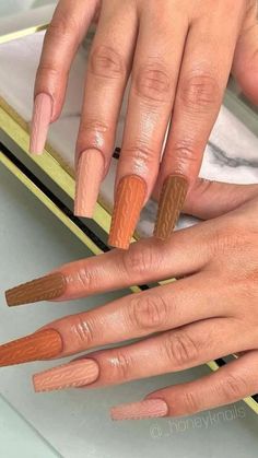 Thanksgiving Fall Nails, November Nail Art, Fall Nails Designs, Belle Nails, Fall Thanksgiving Nails, Acrylic Nail Designs Coffin, Faded Nails, Emerald Nails, Thanksgiving Nail Designs