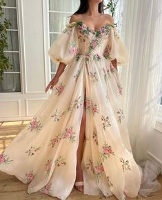 Colour Names List, Teuta Matoshi, Chic Evening Dress, Split Prom Dresses, Sea Wedding, Organza Gowns, Dress With Puff Sleeves, Floor Length Skirt, Women's Evening Dresses