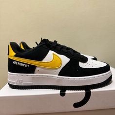 Air Force 1 '07 Lv8 'Athletic Club Black University Gold' Dh7568 002 Brand New, Missing Box Sports Low-top Running Shoes With Logo Print, Low-top Running Shoes With Logo Print For Sports, Low-top Running Shoes With Logo Print, Sporty Black Running Shoes With Logo Print, Nike Sneakers With Logo Print And Round Toe, Nike Sneakers With Logo Print, Black Sneakers With Logo Print For Sports, Sporty Custom Sneakers With Logo Print, Sporty Nike Air Force 1 For Light Sports